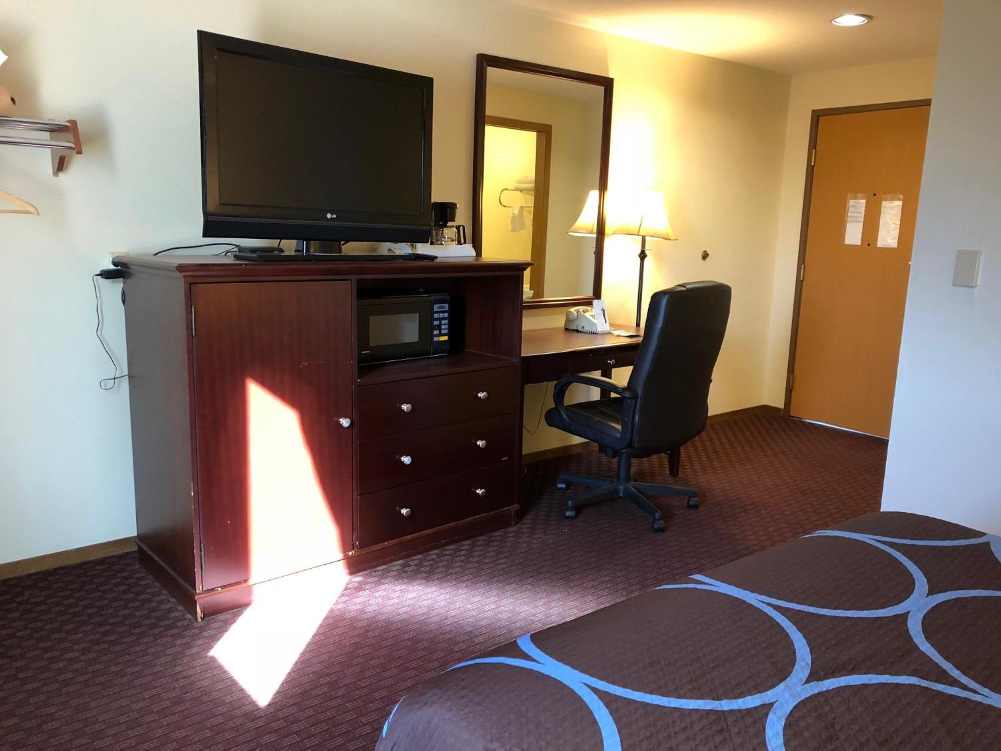 Hotel Super 8 By Wyndham 2*