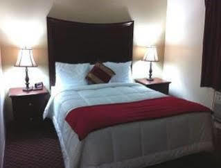Super 8 By Wyndham Hotel